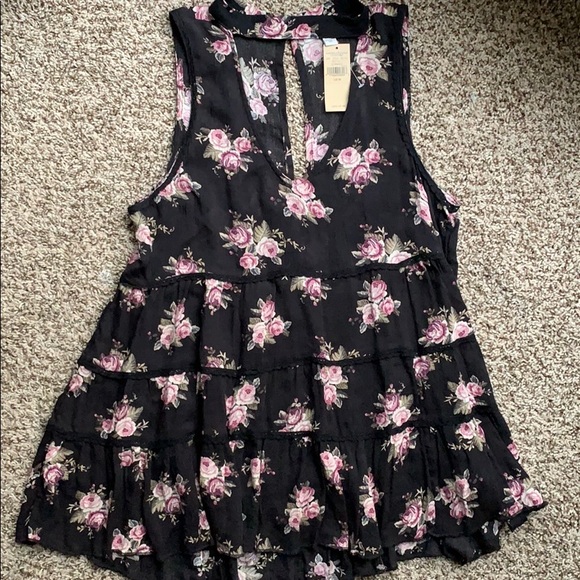 American Eagle Outfitters Tops - 💥Sale! NWT American Eagle Outfitters 🦅 Top